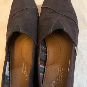 Toms slip on shoe size 7W
